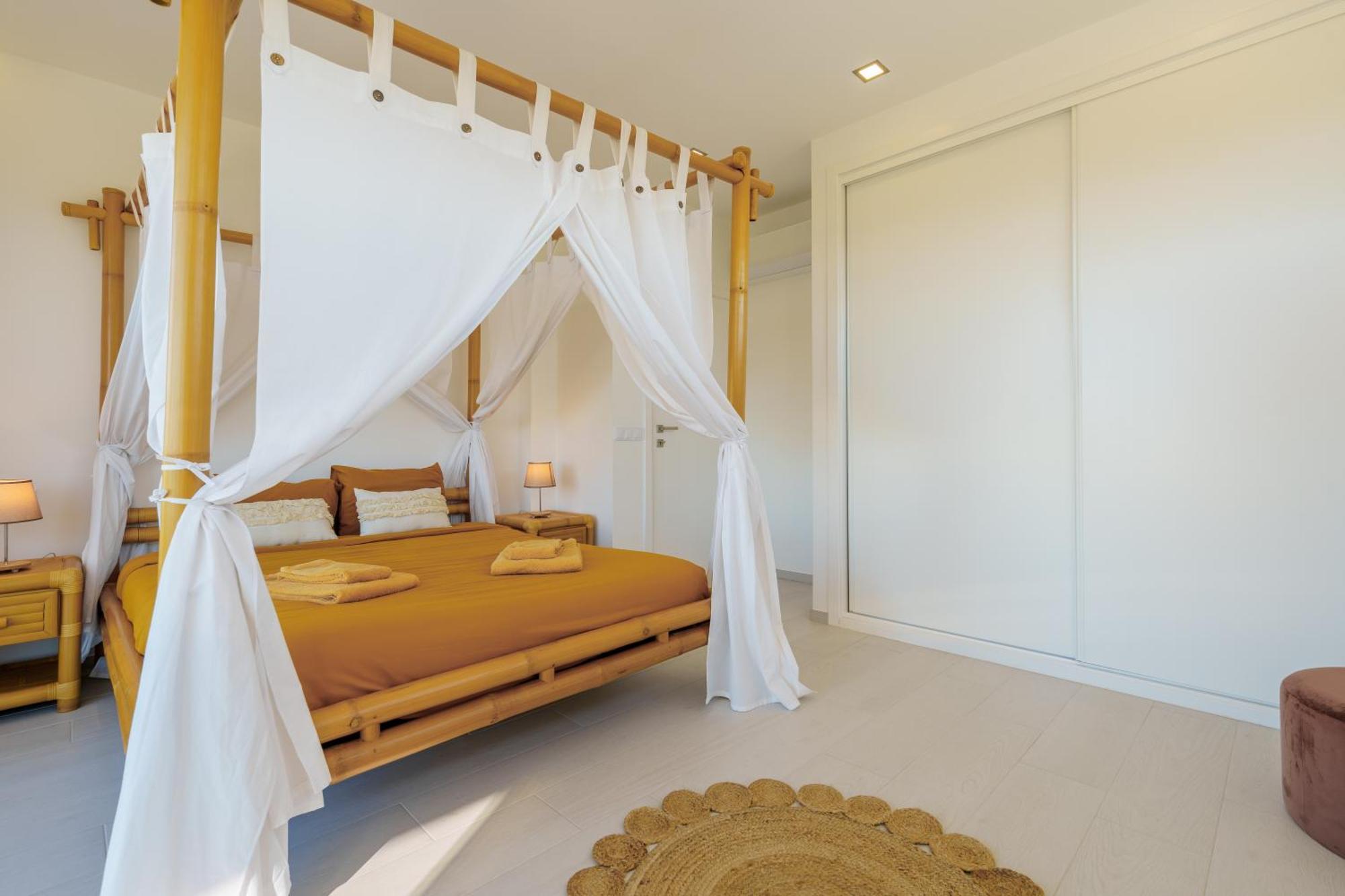 Villa Beach And Friends With Ocean View Лориньян Экстерьер фото